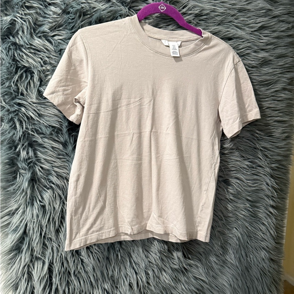 H&M T-Shirt - Size XS | Color: Tan